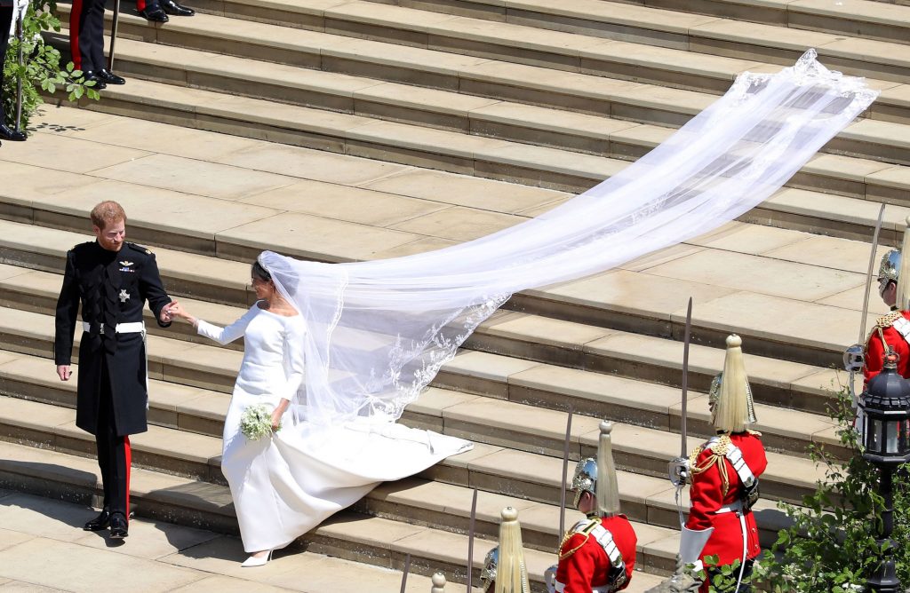 Detalii Inedite Despre Rochia De Mireasă A Lui Meghan Markle Cei