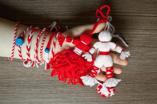 Romanii Iubesc Mărțișoarele Făcute Manual și In Fiecare An Sunt