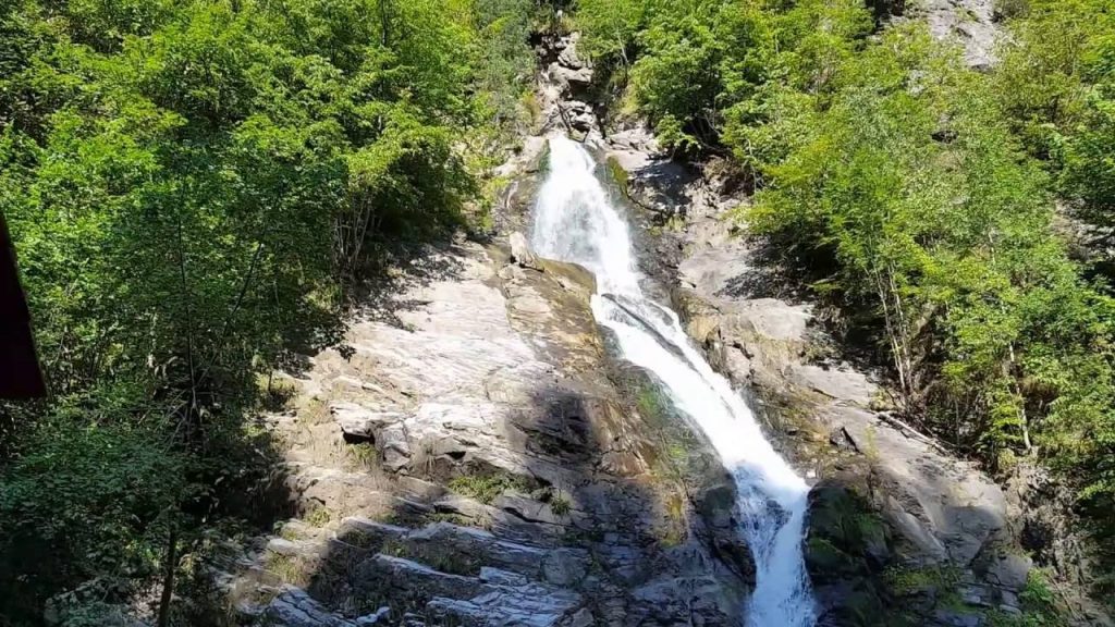 Cascada Lotrișor din România