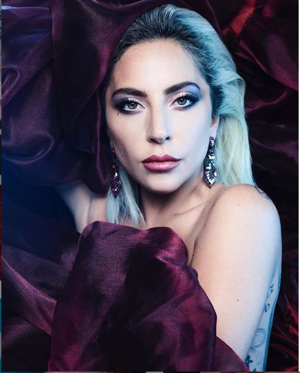 Lady Gaga a oficializat relatia cu noul ei iubit