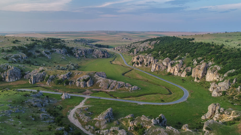 Destinații de vacanță superbe, dar mai puțin cunoscute: Cheile Dobrogei