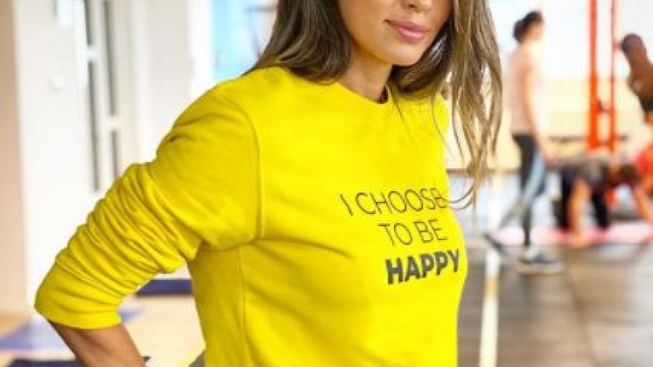 Andreea Raicu Mesaj EmoÈionant De Ziua Mamei Sale Care A Implinit 81 De Ani Aceasta A Fost ExternatÄ DupÄ Ce A Fost ConfirmatÄ Cu Covid 19 Vedete Libertatea Pentru Femei Mama Andreei