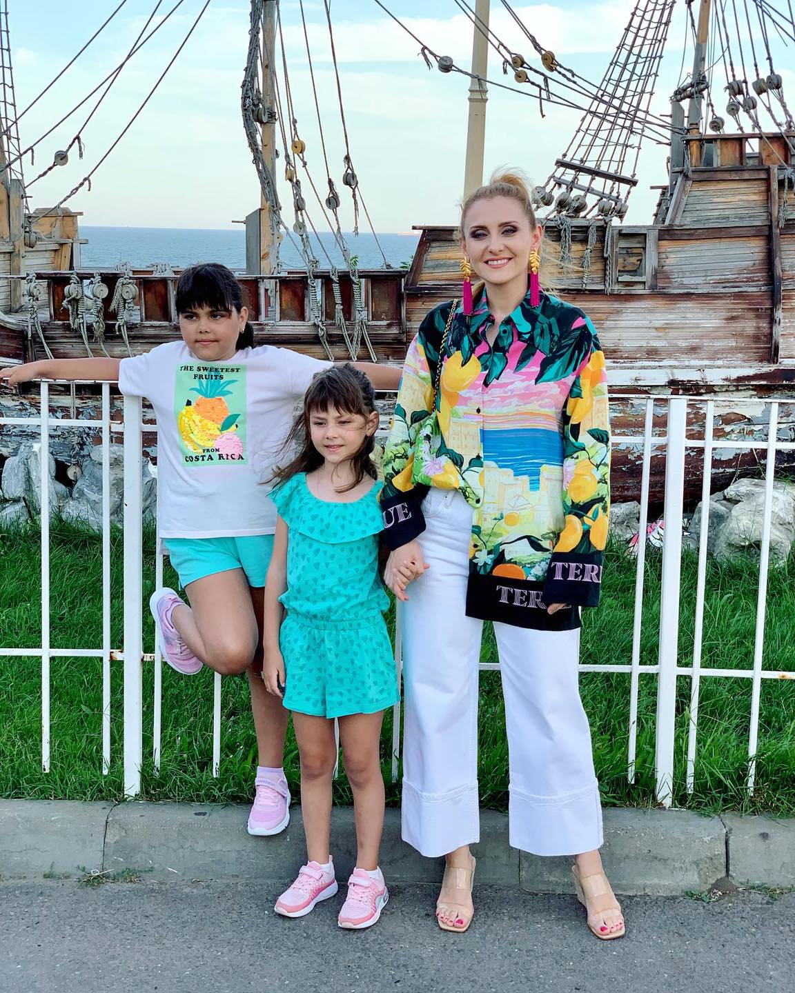 Alina Sorescu, vacanță maraton cu fiicele ei, la munte și la mare